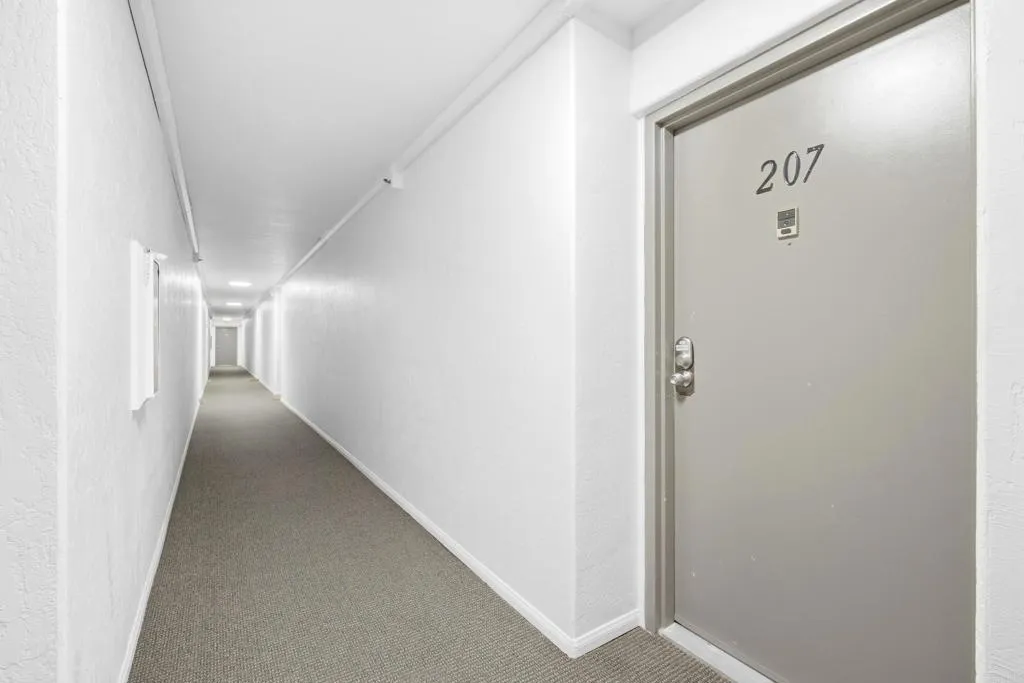 https://cdn.realtyfeed.com/cdn/127/307079431/08de30eaf87ef06c5c37c68b0f852eef.webp