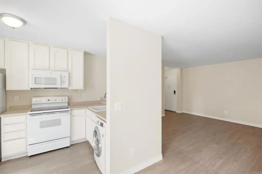 https://cdn.realtyfeed.com/cdn/127/307079431/9c7a89d75d604233bf575259dfc907b9.webp