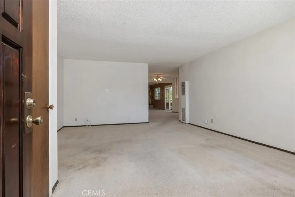 https://cdn.realtyfeed.com/cdn/127/307079544/f5e38c647d32d9eb8b8a6211dda987ec.webp