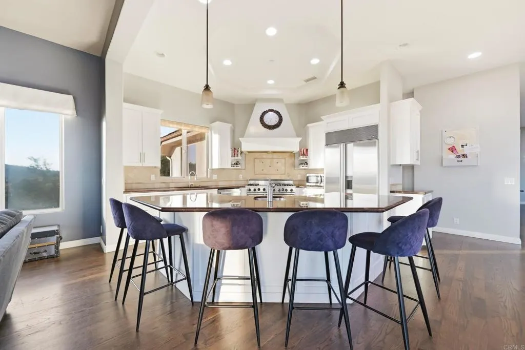 https://cdn.realtyfeed.com/cdn/127/307079575/66969171fa9443c0588062c5dbd24d7e.webp
