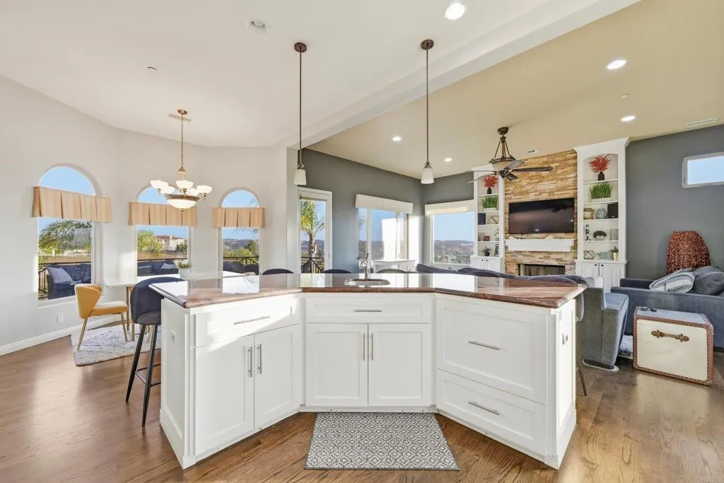 https://cdn.realtyfeed.com/cdn/127/307079575/6fc76b919eba7a58cc729c7a4cdbad82.webp