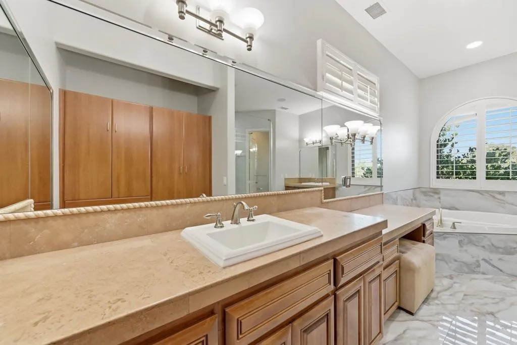 https://cdn.realtyfeed.com/cdn/127/307079575/9608a691773e9f7a2905638f4f51bdb3.webp