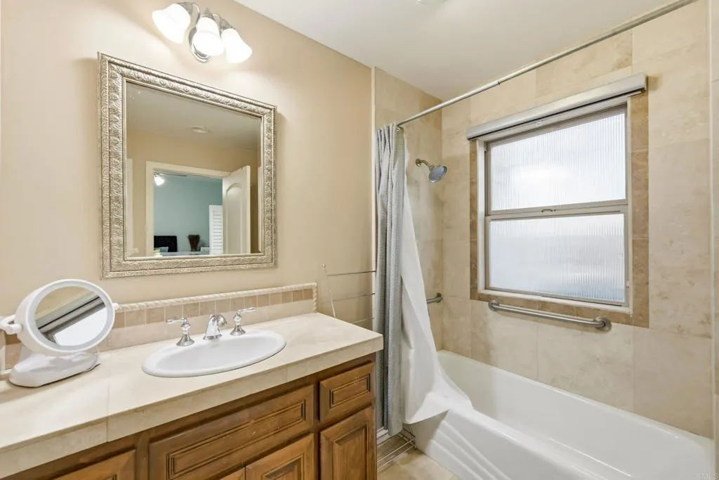 https://cdn.realtyfeed.com/cdn/127/307079575/f98f410b6c54027dac62d6994153b62a.webp