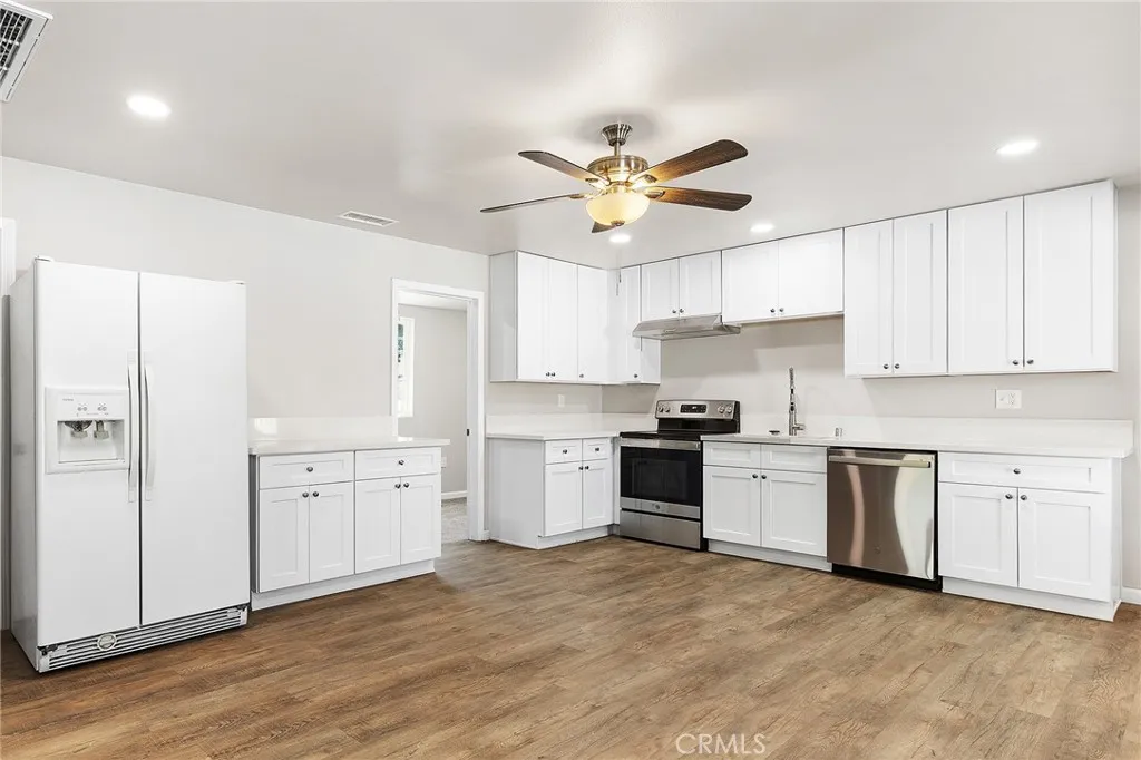 https://cdn.realtyfeed.com/cdn/127/307079631/24097e5749ab8f8baf76fabc6a7f59d0.webp