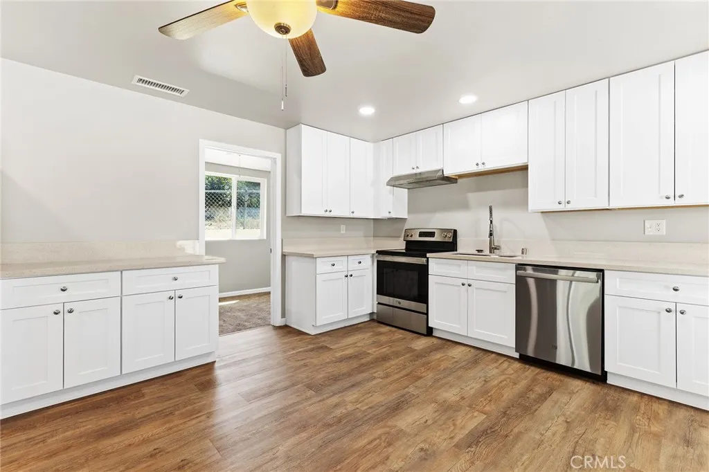 https://cdn.realtyfeed.com/cdn/127/307079631/4bbd92b6f54fc667426a6b8d49831aa9.webp