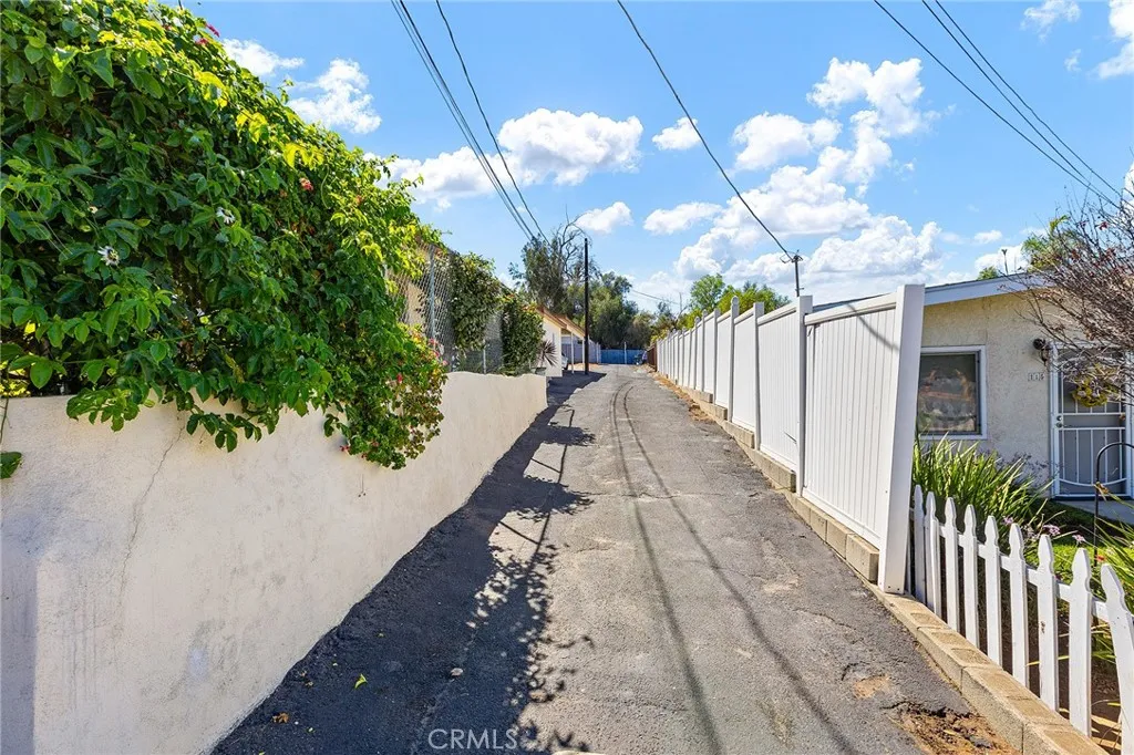 https://cdn.realtyfeed.com/cdn/127/307079631/5c58589f367b9cc24ff41172c1f5028f.webp