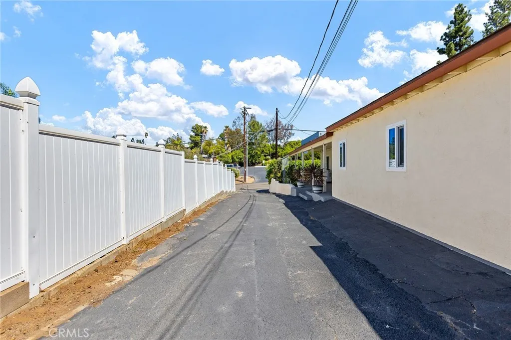 https://cdn.realtyfeed.com/cdn/127/307079631/63979a2f6ce7bd7166f4d8190fc49e2a.webp