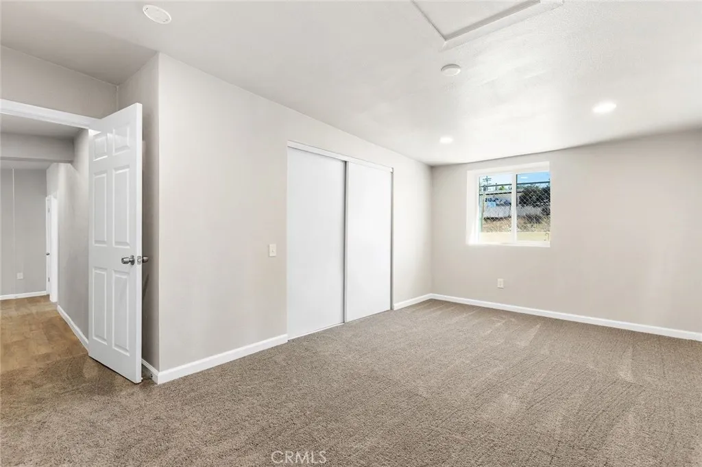 https://cdn.realtyfeed.com/cdn/127/307079631/8f6832d07d1c1bed9d2046eccf89f870.webp