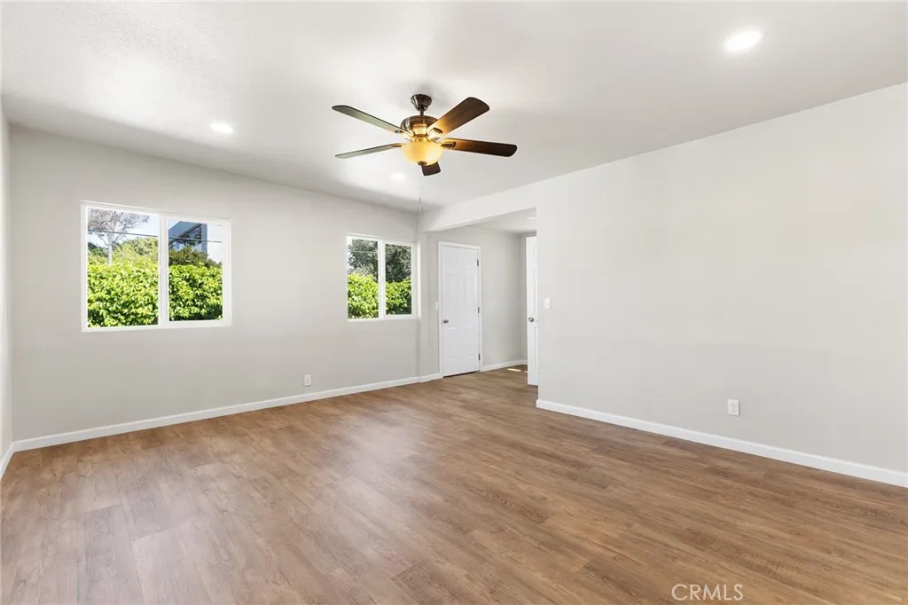 https://cdn.realtyfeed.com/cdn/127/307079631/b8b5ef7394d655ac78ca87667eef105f.webp