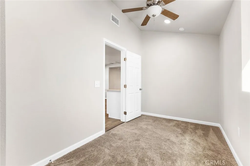 https://cdn.realtyfeed.com/cdn/127/307079631/ba2c5ae46ad0c74edb6a0a21a2066c5e.webp