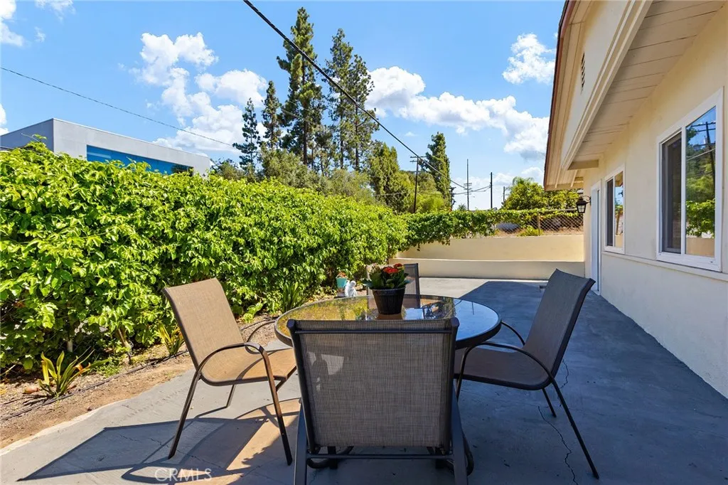 https://cdn.realtyfeed.com/cdn/127/307079631/dc6ba06465bc2c87fd4d1d14b45822ae.webp