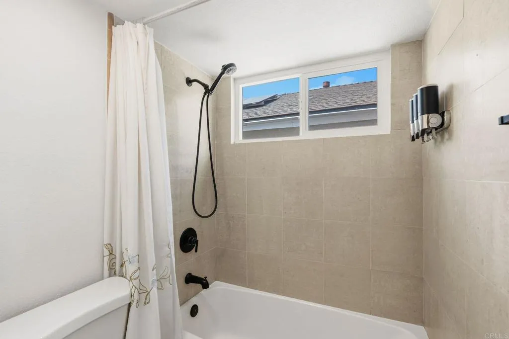 https://cdn.realtyfeed.com/cdn/127/307079664/2c25e22b2e8328f82c77e6a5b173328a.webp
