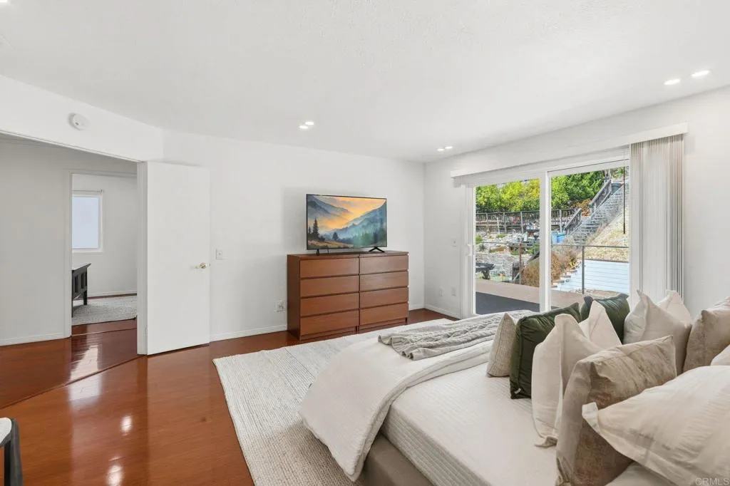 https://cdn.realtyfeed.com/cdn/127/307079664/4cc32f03ab1d7124e9fd11d69e0fe9c9.webp
