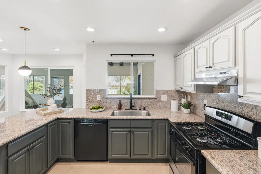 https://cdn.realtyfeed.com/cdn/127/307079664/8a7b72acaaed9363c4b8ab858f13873c.webp