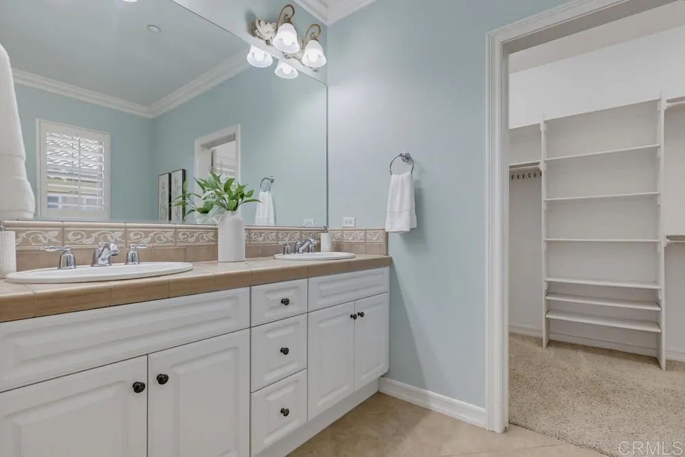 https://cdn.realtyfeed.com/cdn/127/307079813/0bbc7fffdab71b67cb93102d6c3168e3.webp