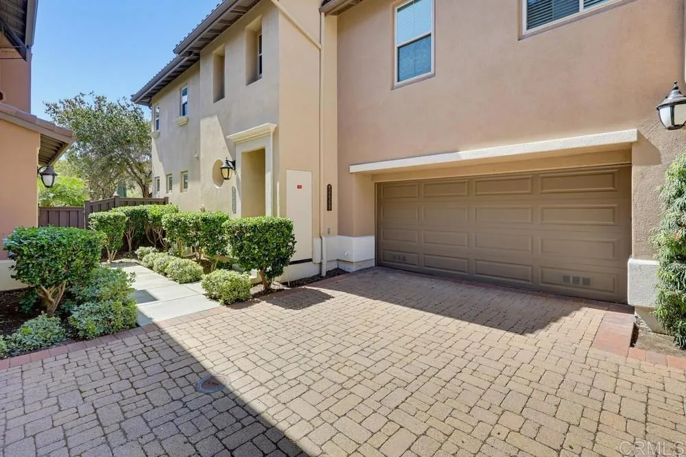 https://cdn.realtyfeed.com/cdn/127/307079813/12c5d719b12e93ac3ea372a224b361ff.webp