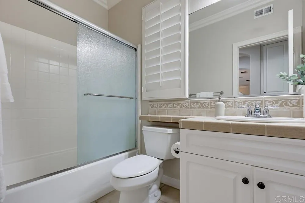 https://cdn.realtyfeed.com/cdn/127/307079813/2444d28f61c6b70de4ca24a68c27083f.webp