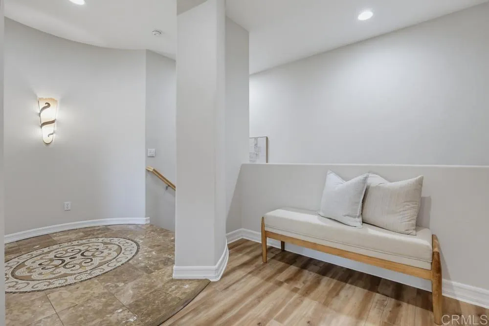 https://cdn.realtyfeed.com/cdn/127/307079813/f91b2fea8d1e44ca5ee7e5e1c570ac43.webp