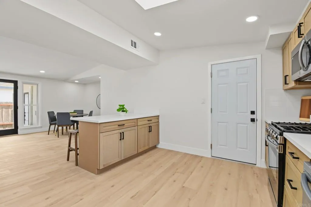 https://cdn.realtyfeed.com/cdn/127/307079834/28412333a21159548cf182d7569c54fa.webp