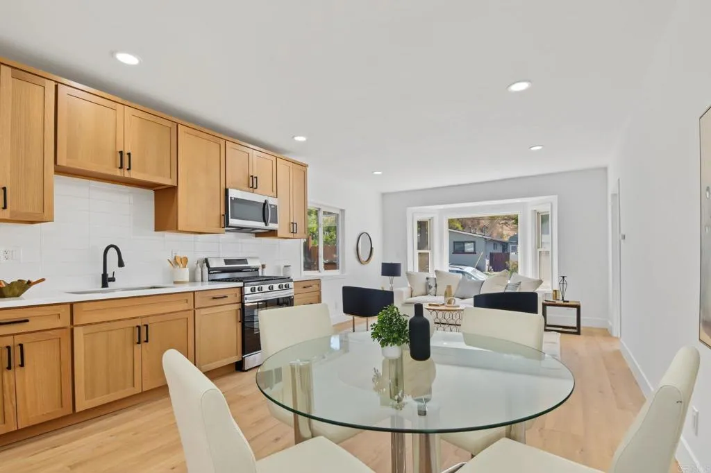 https://cdn.realtyfeed.com/cdn/127/307079834/3bea8f67a326eea1beb4ba2ab9989f09.webp