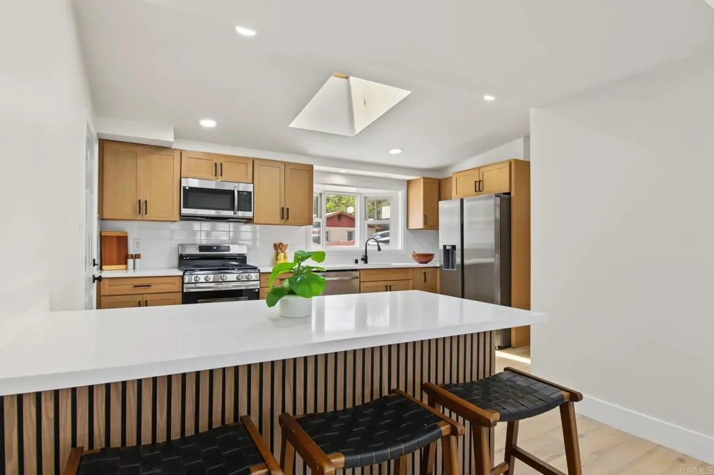 https://cdn.realtyfeed.com/cdn/127/307079834/4b2f6e952a19e26dadcc195f8af78dbb.webp
