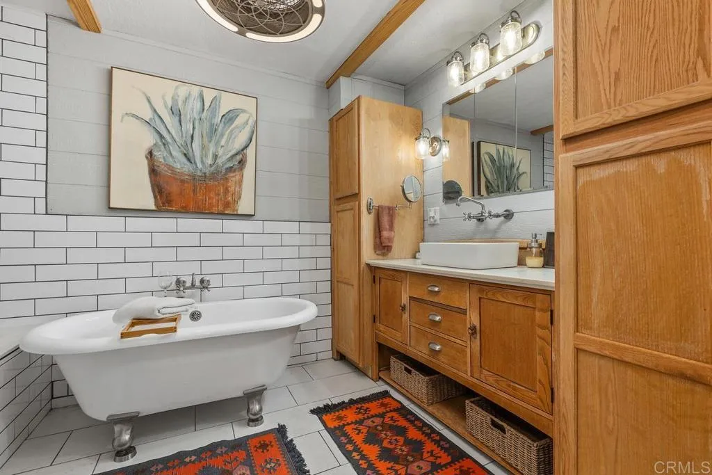 https://cdn.realtyfeed.com/cdn/127/307079850/8b08b2c052e68beca357232b96233800.webp