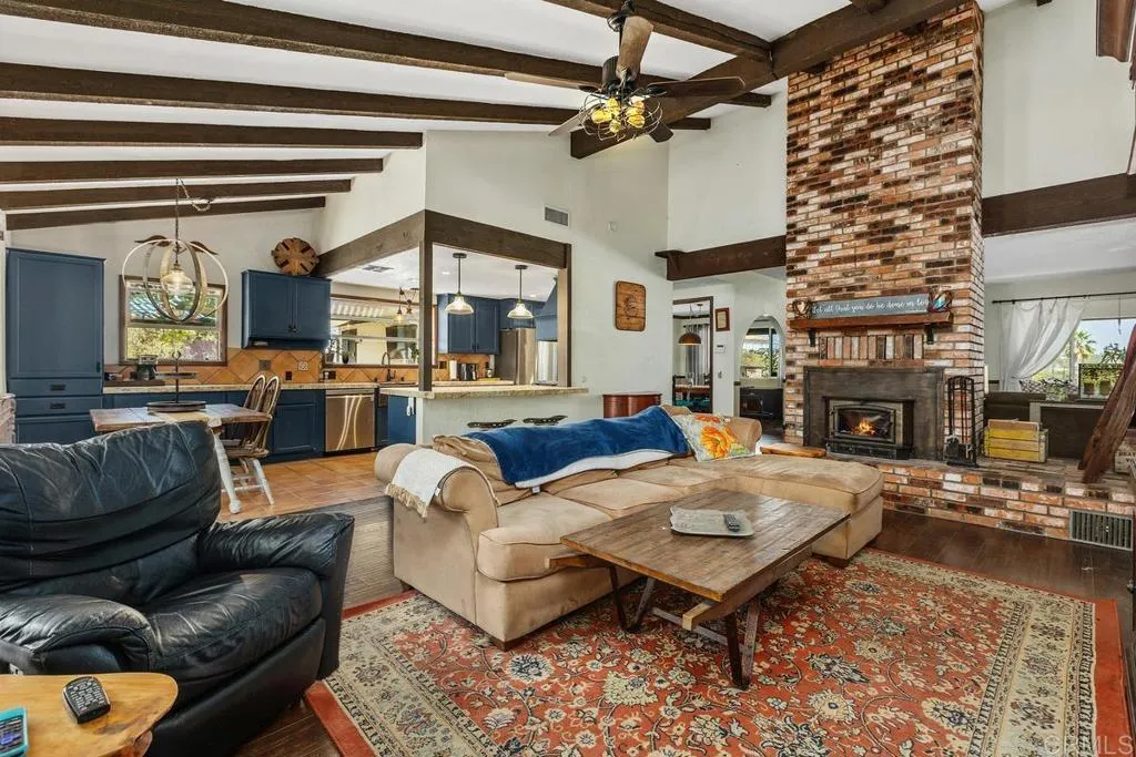 https://cdn.realtyfeed.com/cdn/127/307079850/8f792013ec6f4c6c86f0d3f51b8d1ab6.webp
