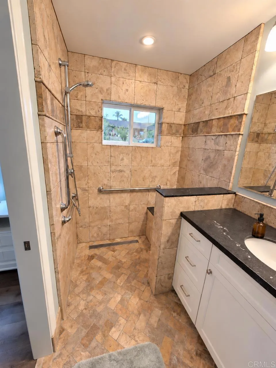 https://cdn.realtyfeed.com/cdn/127/307079850/9a37152740fe455c4306eb5cbb8a4c1c.webp