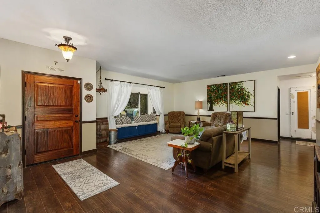 https://cdn.realtyfeed.com/cdn/127/307079850/a8d209699166b636ce5c8148b655b4a1.webp