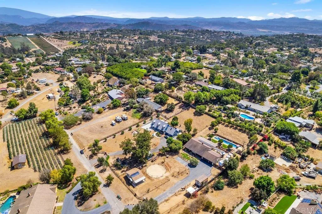 https://cdn.realtyfeed.com/cdn/127/307079850/c2ee7f24f008d6798bb48c328b2ac5af.webp