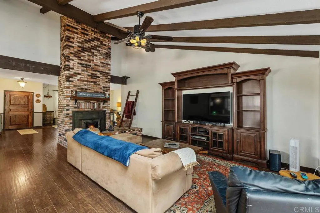https://cdn.realtyfeed.com/cdn/127/307079850/f30ce8d2871548ba73aa65f39bb05dae.webp