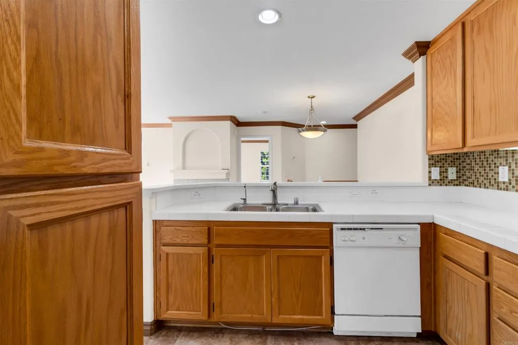 https://cdn.realtyfeed.com/cdn/127/307079851/3803632fe74e31995cf888f858d3950c.webp