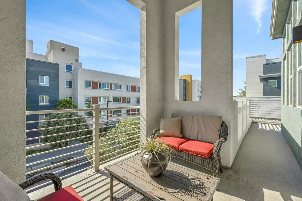 https://cdn.realtyfeed.com/cdn/127/307080300/529bedec1ed065feb90fa8d6a48803a7.webp