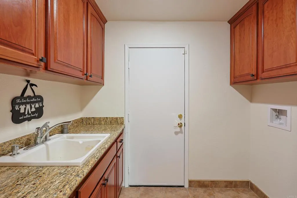 https://cdn.realtyfeed.com/cdn/127/307080304/2555a989db7bc0a5bb37d1f54d2d847d.webp