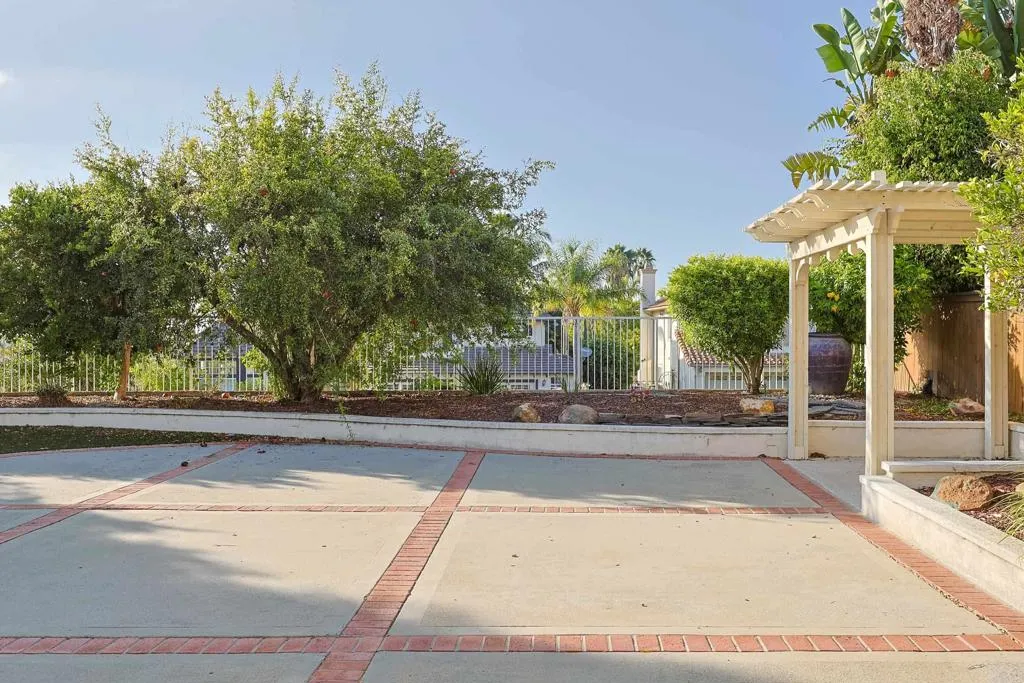 https://cdn.realtyfeed.com/cdn/127/307080304/2bab309d91a8eb6c0b933e648642c1b2.webp