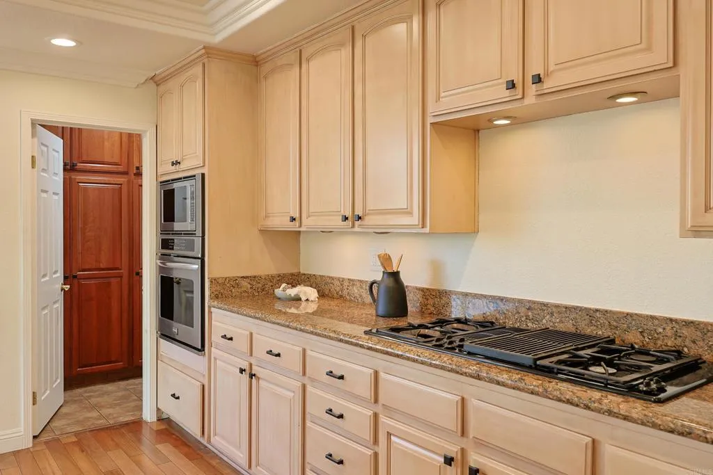 https://cdn.realtyfeed.com/cdn/127/307080304/836131d5efde7edda2f96749730398a8.webp