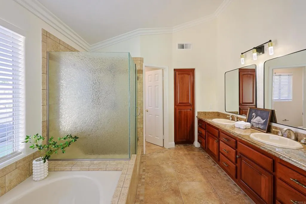 https://cdn.realtyfeed.com/cdn/127/307080304/e5eee0ee3755638a948b564f08e4923b.webp