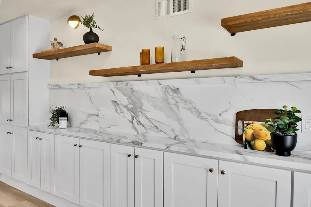 https://cdn.realtyfeed.com/cdn/127/307080310/d0acfff102224c95083e1fe3cf124b72.webp