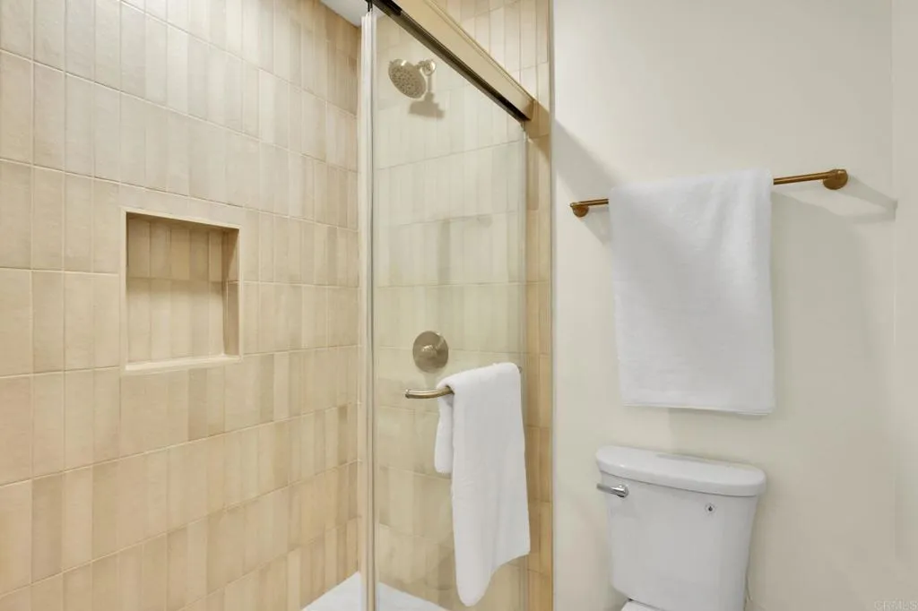 https://cdn.realtyfeed.com/cdn/127/307080310/d79442f9238bda5ccccbef59a0ec4a9b.webp