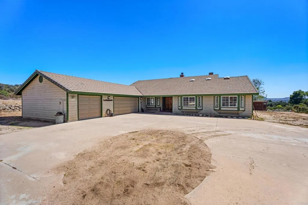 https://cdn.realtyfeed.com/cdn/127/307080322/128496cfa0ed24fa73f4c0823b296202.webp