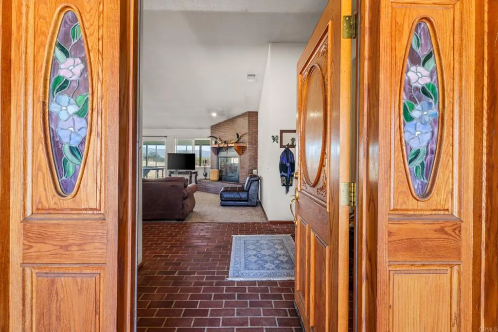 https://cdn.realtyfeed.com/cdn/127/307080322/64ca6bcd48bb6318da2df15feba578cb.webp