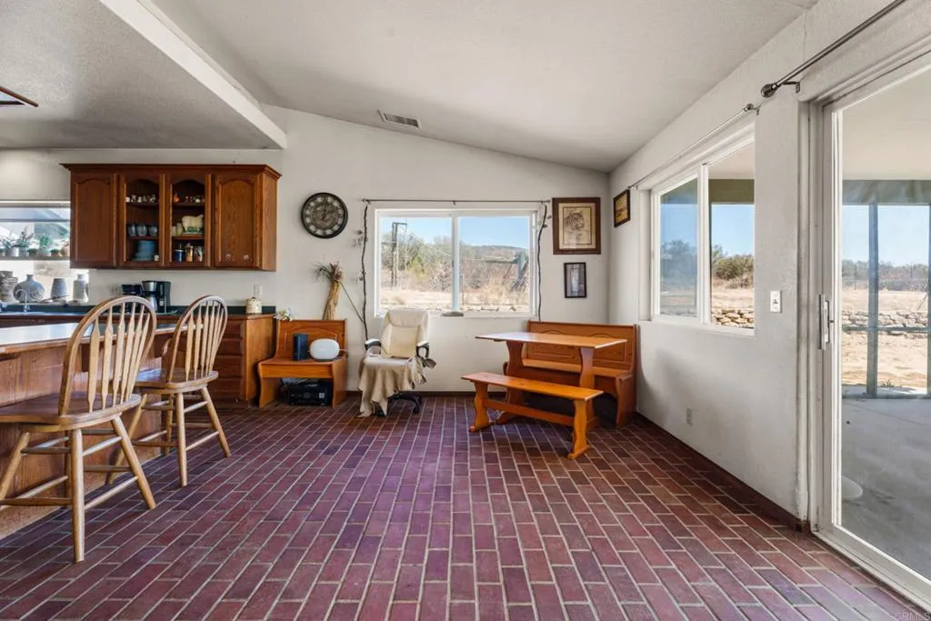 https://cdn.realtyfeed.com/cdn/127/307080322/6e7885515331c76d1451c957dc9a26dd.webp