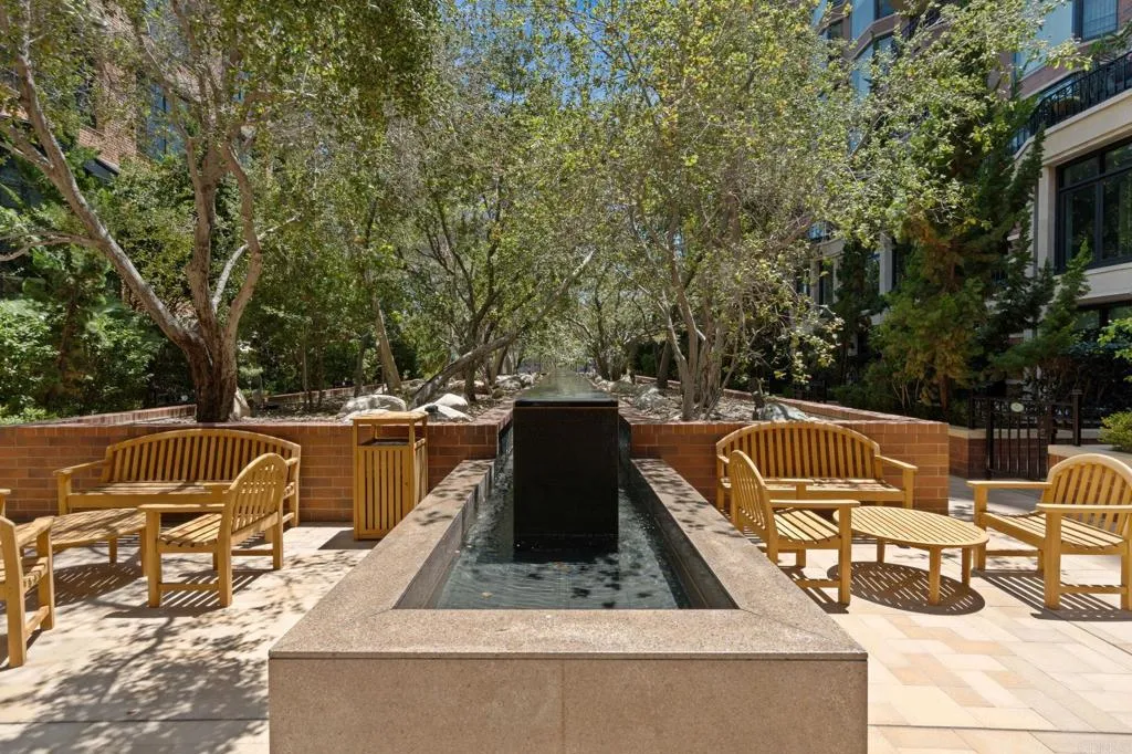 https://cdn.realtyfeed.com/cdn/127/307080325/453f0db9bb27947253ab09d09e6b4c75.webp