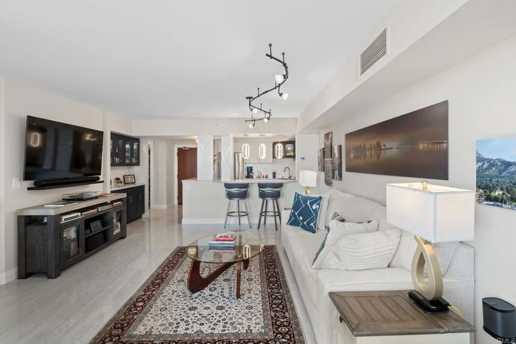 https://cdn.realtyfeed.com/cdn/127/307080325/69e56af11d76b9815b58cc9d3f295730.webp
