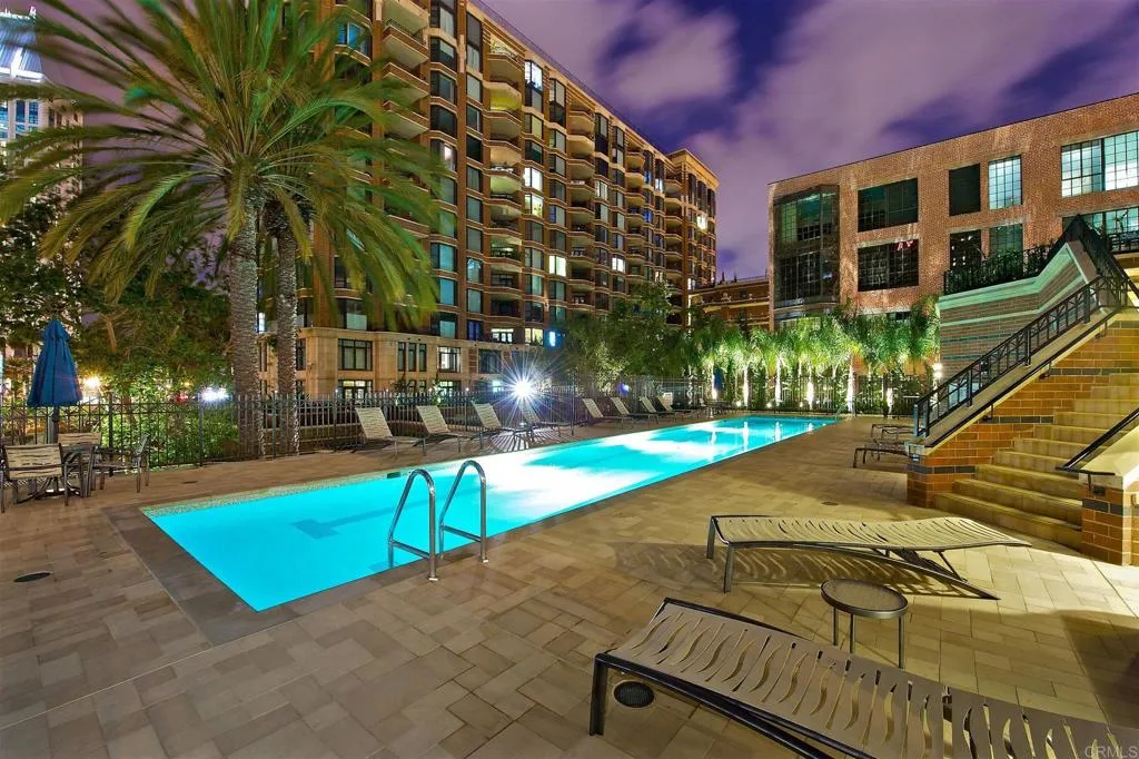 https://cdn.realtyfeed.com/cdn/127/307080325/e251b7aca31d6733e25ae3266747aaea.webp