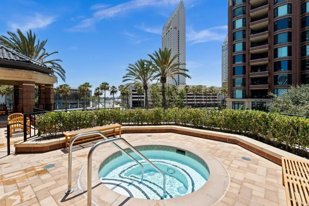 https://cdn.realtyfeed.com/cdn/127/307080325/e498358c39b58b6476bde4d8b20f37be.webp