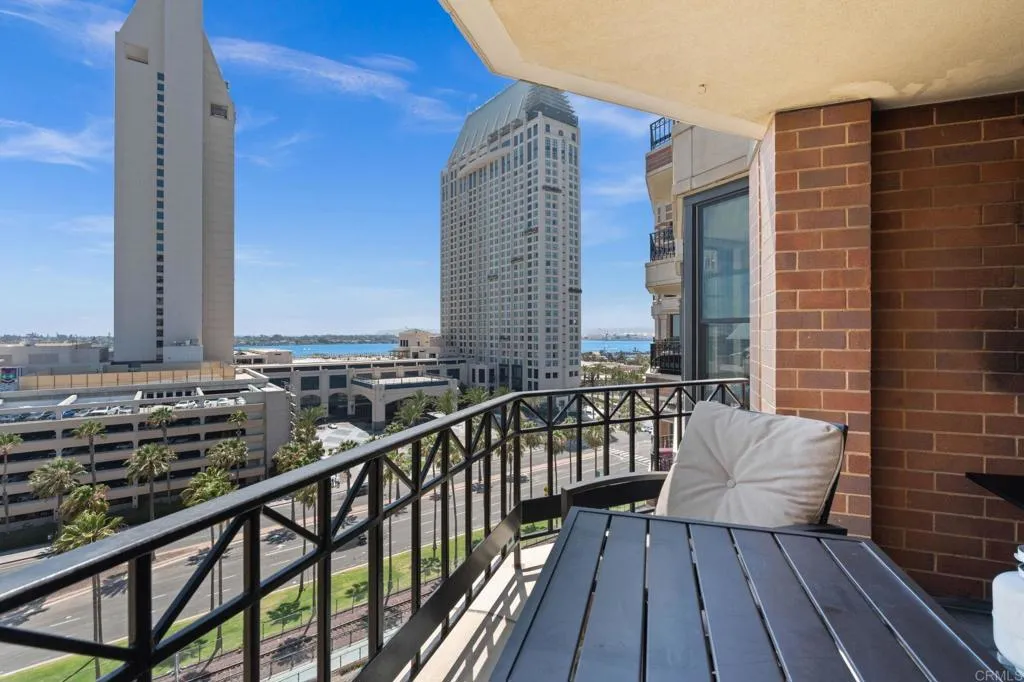 https://cdn.realtyfeed.com/cdn/127/307080325/f32eb8e2c117f66a6a02f05420eb9d87.webp