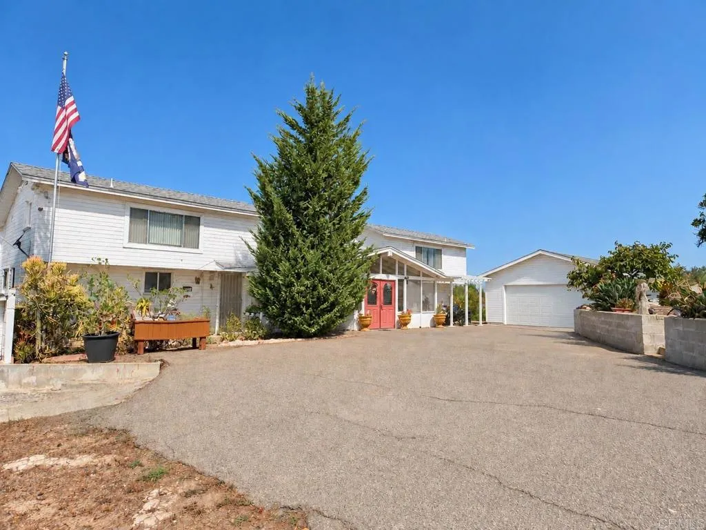 1701 Acacia Lane, Fallbrook, CA 92028 - Main photo, Fallbrook, CA