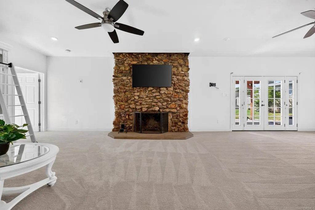 https://cdn.realtyfeed.com/cdn/127/307080332/10de6d30875dff4845ee1bea8f5daa4c.webp