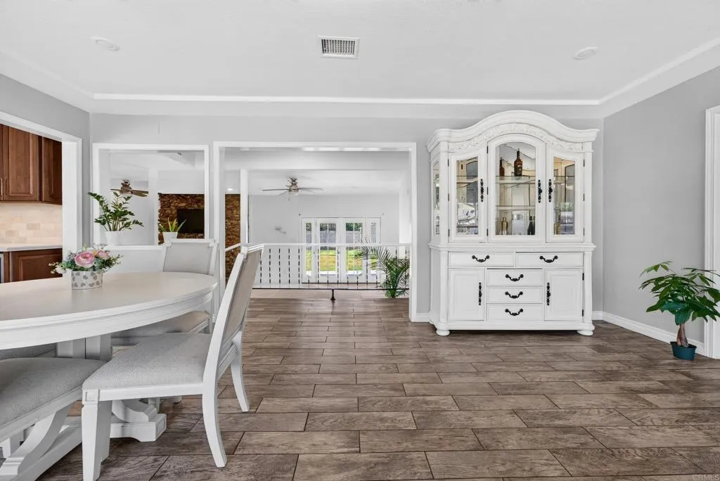 https://cdn.realtyfeed.com/cdn/127/307080332/18dfc4b14bfa1afb408e26058e8632f3.webp